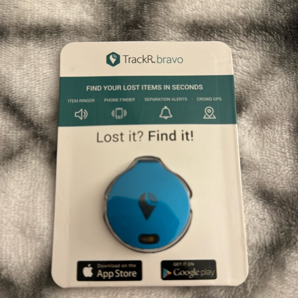 TrackR bravo Bluetooth Tracking device to find all kinds of items!